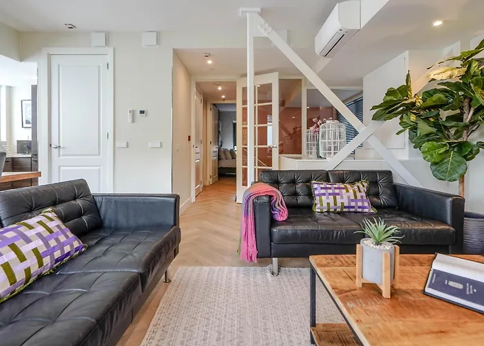 Park Executive 102 *