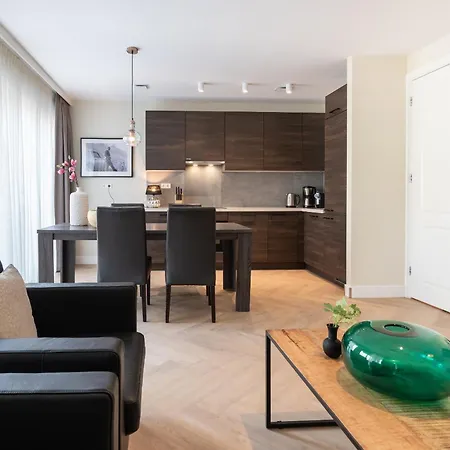 Park Executive 102 * Hága