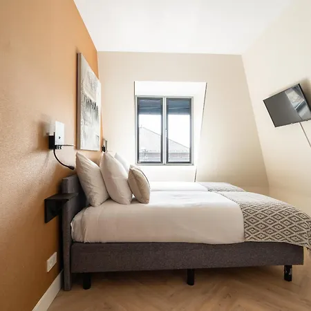 Park Executive 102 Apartment *
