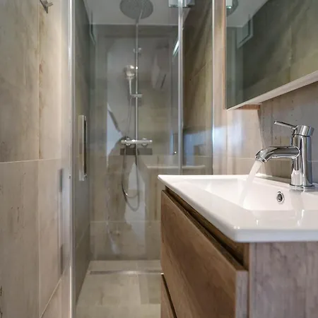 アパート Park Executive 102 *