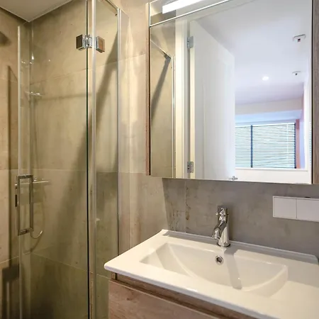 Park Executive 102 Apartman Hága