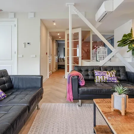 Park Executive 102 *