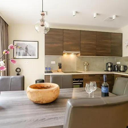 Park Executive 102 アパート *