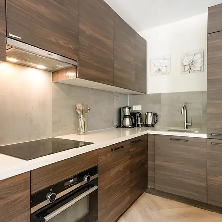 Apartman Park Executive 102 *