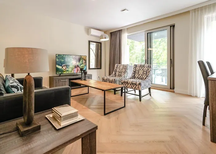 Park Executive 102 *