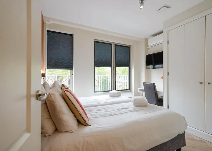 Park Executive 102 لاهاي