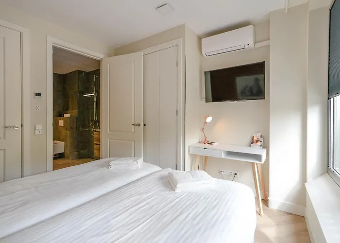 Park Executive 102 Apartment